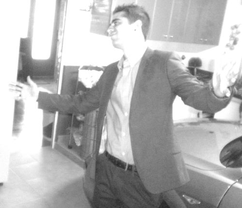 Arquitecto Técnico. Asesor energético. Jugador y monitor de fútbol sala.