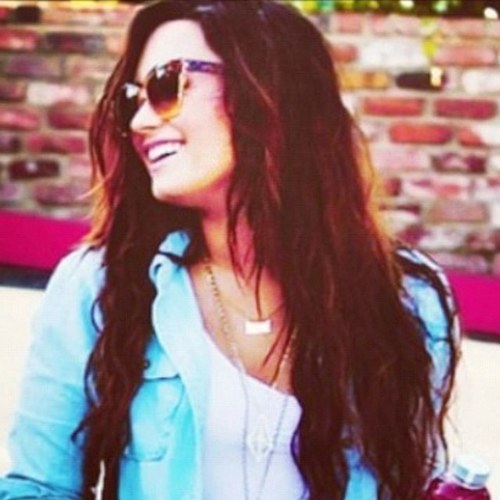 DemiIsQween's profile picture. too busy being justin's latin girl.