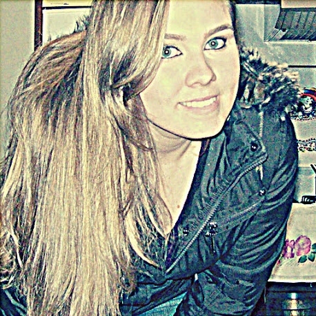 Quem pensa que a distância faz esquecer, esquece que a saudade faz lembrar.♥