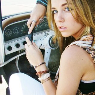 mjb_xox's profile picture. I'm Madison! 
17yrs of life.
Oregon is where the heart is!
Mommy to be. (:
You look lost, Follow me. 
xoxo-