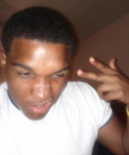#TopGunzz #Single #TeamGemini Im 16 follow me cause I follow back :]