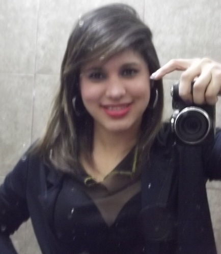 Apaixonada pelo Corinthians, canceriana, ciumenta, chata e metida aos ollhos alheios, e amável aos olhos dos amigos, amo minha familia e adoro a Deus ;*
