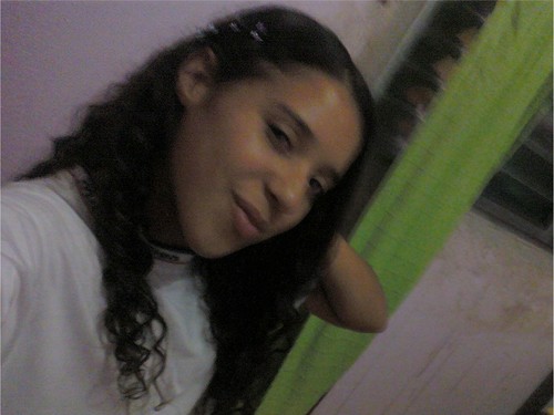 Sou Divertida amo cantar só hinos evangélicos..
E sou legal,amiga e etc. ♥♥