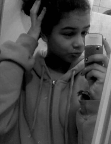 ,. $$ 12 anos  , Dramática, irritante, carente, louca, irônica, desligada, chata e muito ciumenta. Prazer, eeu (: , !