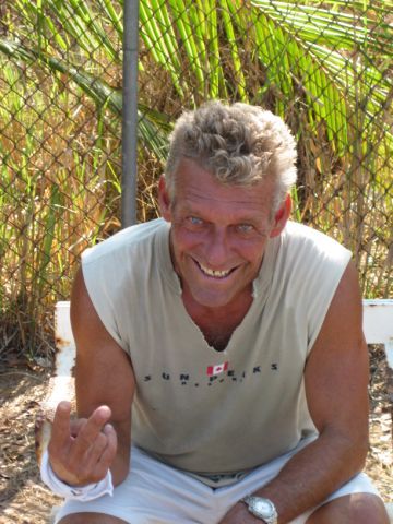 ozmandius's profile picture. Perpetually tanned and living in the mango rain.