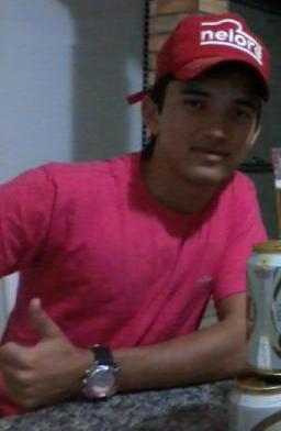 Cursando o 3° período de Direito na Unp, 17 anos e não acredite em mim q eu minto muuuito (: