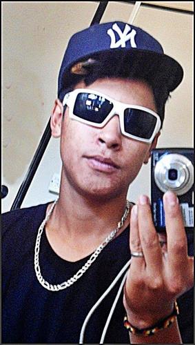 -A vida me ensinou a nunca desistir
Nem ganhar, nem perder mas procurar evoluir (8)'