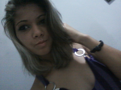 Euu!
aquela q gosta de amar;
aquela q sabe dá valor ha amizade q tem;
aquela q tem segredos;
Sabe aquela garota q voce olha e pensa.....