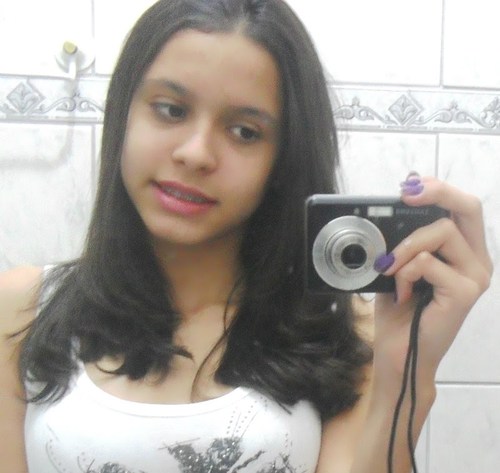 Ensaio conversas que não acontecem, faço planos que não se concretizam, imagino cenas que não se realizam e espero por algo que eu sei, nunca vai chegar.(tumblr