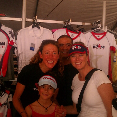 thefreckledpurl's profile picture. i am a normal girl living with a bunch of crazies who keep calling me mom.