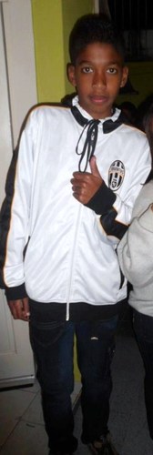 Pessoas que falam que é seu amigo mais depois no outro dia ja esta te fira a cara pra vc .ta ligado ?
Meu futebol é que nem no barcelona 2 toque na bola blzz