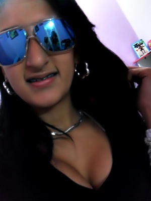 ' [O u s a d i a] pra vencer , [A l e g r i a] pra viver '