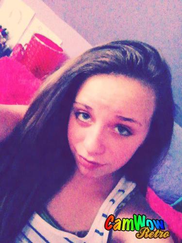 im very nice, when i want to be. i love making new friends. im a directioner. i love one direction.