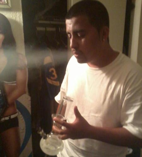 My name is rudy and I'm 24 and I love to smoke weed and love to party and drink lol.