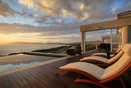 Periwinkle75's profile picture. Amazing Guest Lodge facing the Ocean, in the Jewel of the Garden Route - Plettenberg Bay