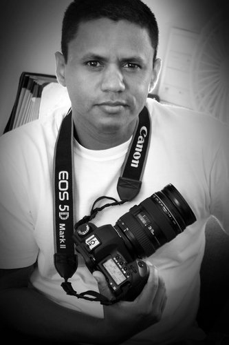 Fotojornalista de Casamentos, 37 anos, casado e pai de um lindo garoto.
https://t.co/WCUTV7qedQ