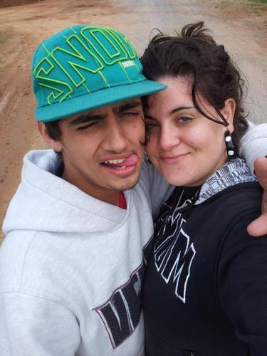 Aqui só existe o bem. Se você me deseja o mal, eu te desejo amor.