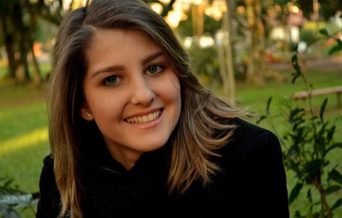 Lidiane Souza Klavdianos, Gaúcha,19, Gremista, Estudante de #Administração, fotografia,blogueira, praia, sorrisos.
http://t.co/ToDKuHLAc7