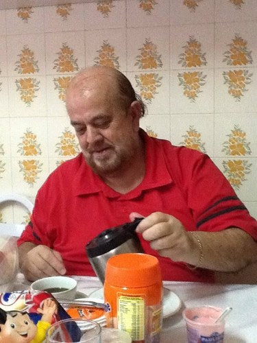 amo esportes, trabalho , viagens e Deus sou feliz por isso estou aqui!