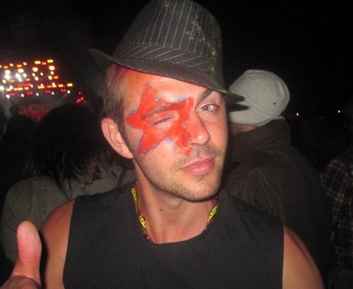 Developer recruiter at Equal Experts (Front End, NodeJS, Java, Scala and .Net - busy bee) / Wannabe Rockstar (I still believe!!) / Avid Festival Goer