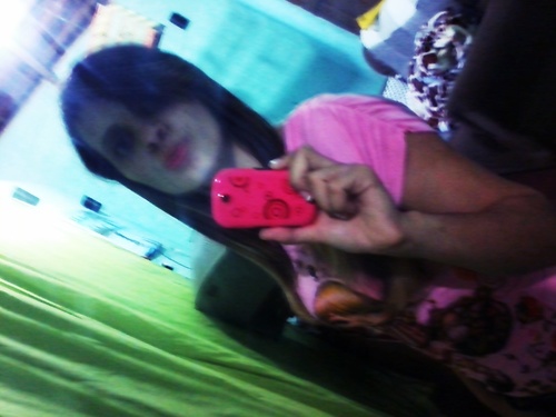 Não ligo que me olhem da cabeça aos pés..porque nunca farão minha cabeça e nunca chegarão aos meus pés...:)