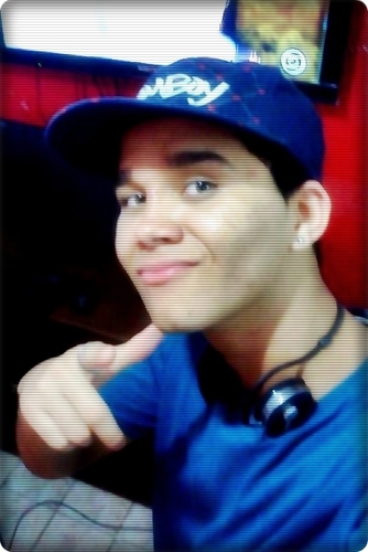 18αnos, vαscαíno nαto,irmão de @BiiiaCRVG,eclético,touro,chαto prαkαrαleo,bem idiotα e o cαrα mαis loko que você viu !  Fαmíliα,αmigos e Deus e minhα Gαtα Bαbi