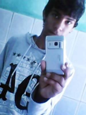 Solteiro , tenho 16 anos , Danço #FreeStep , Adoro Musicas .  { @sidneia_laifer { ♥.♥ }