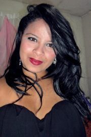 Solteira, 17 anos, Flamenguista.