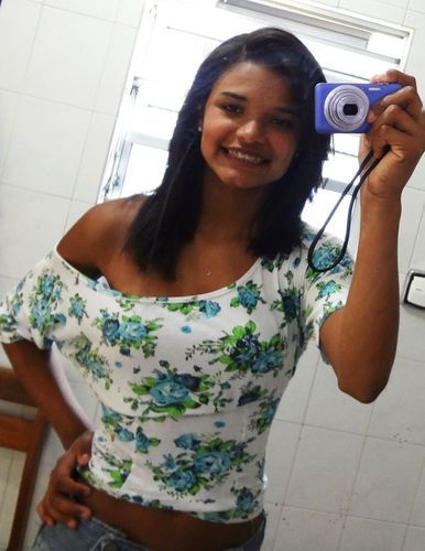 Praazeer  Allýne ;8* ,  Pisciana ,  Marrentta &  LegaaL ~,   Irmã  da  @Alicecampos10  &  Prima  da  @carolinacamps1 s2s2.  Deus  Acima  de tudo s².
