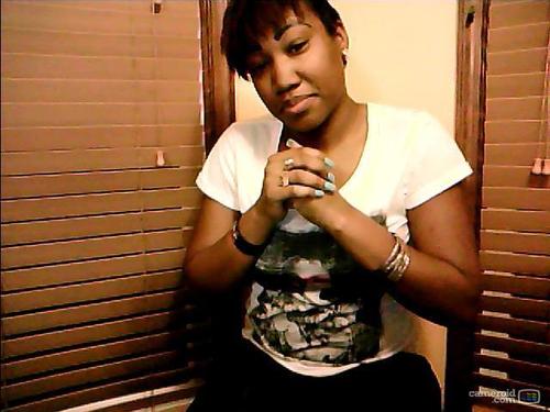 COOLIN WIT MY YOUNGINS ; &wht we smoke 1hunna  ; wheres D bud ?