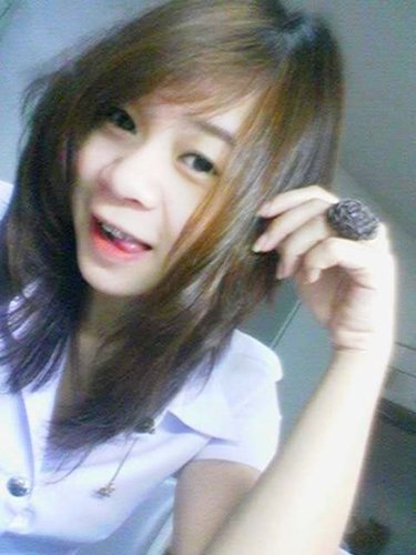 I'm just a little gal. !! If u wanna know me ,u can follow me ^^ nice to meet u everyone
