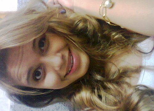 ariana ,16 aninhos,solteira, futura juíza da vara familiar ,evangélica ,estudante do 2° ensino médio ,corinthiana ,muiito ciumenta ,amo minha família ! Prazer .