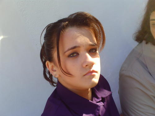 Metade de mim agora é assim, de um lado a poesia o verbo a saudade, do outro a luta, a força e a coragem pra chegar no fim.