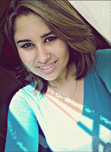 para ser mulher, é necessário a grandeza de uma menina  ;]]*