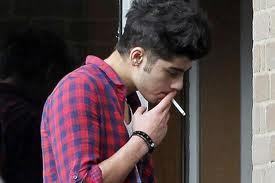 Zayn please stop smoking so that your health is bad and we fans were very sad to see you smoking ...
please * _ *