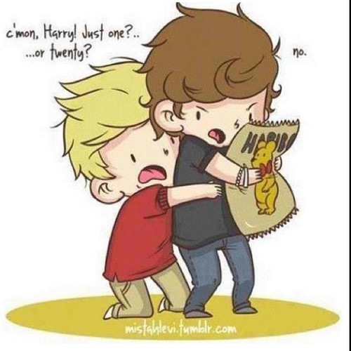 im a die hard directioner, and follow the best girls i know @LopezCherri & @InsertSassyName our ill tell niall to eat ya!