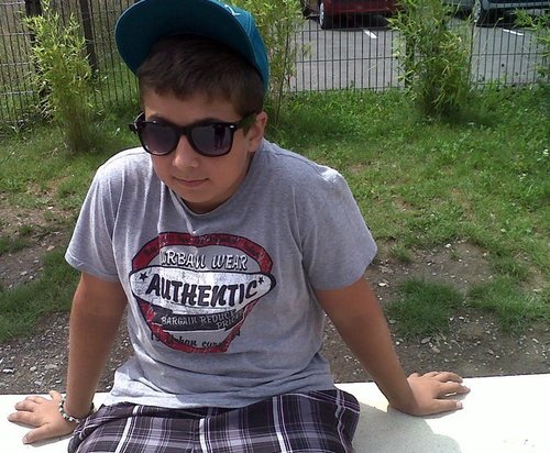 Follow moi je te follow back. ;)