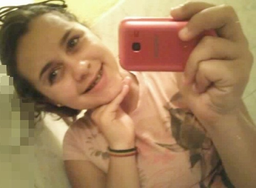 14 Anos , Estudante , Capricorniana , Irmã da @MilennaSouuza 
Quer saber mas segue baby (: