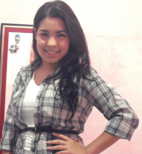 17 anos, leonina e cursando Matemática na UEPB ;D