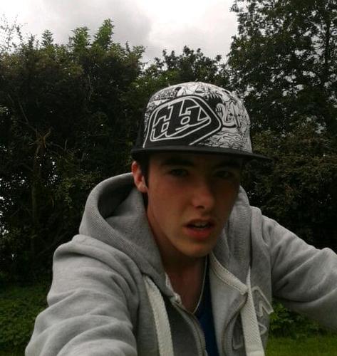 Aircrom's profile picture. salut mes jolie filles c'est votre beau maxou et avec moi c'est tous les jours #projectx yooo :D ps:follow @max29themenace ou sinon ca va ch***. :)