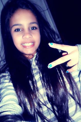 - Prαzer , Cαrlα . .   ! rs, não tenho pαlαvrαs pαrα me descrever , mαs se quizer me conhecer melhor , SIGA ME !