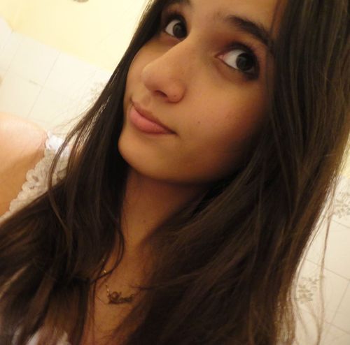 ''Não me julgue, você sabe meu nome, não a minha história.''