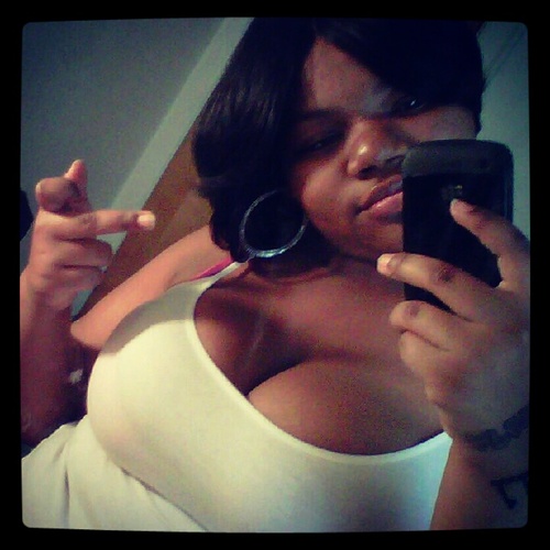 Im very smart love shopping im mean not to much a kind person like things My way or no way at all very CONTROLING..!