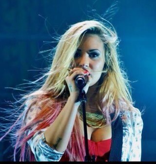 PunySkyscraper's profile picture. REGRAS PARA TODAS AS PROMOS: 
- Me seguir, e seguir @BR1G4D31R4W.
-Sem haters da Sel
- Tweet so 3 vezes a frase por dia Contato: puny_skyscraper@live.com