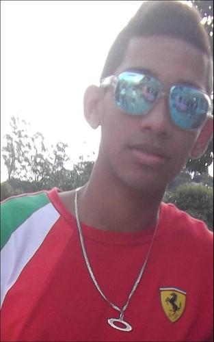 Só aqueles, que te amam pelo que você é, realmente tem amor.