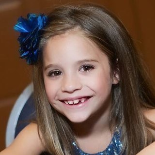 ilove_KenzieZ_'s profile picture. This is a fanpage for @ilove_KenzieZ follow her! She's awesome!