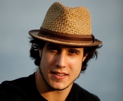 Emiliano D'Ávila, 26 anos, Ator. Atuando atualmente em 'Avenida Brasil' como Lúcio.