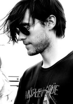 Six years ago I love 30 seconds to mars♥