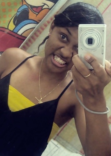 sou um αmor de pessoαα mααis tbn seei seer mααu ;@ ; soou umαα anjαa mααiis tbn sei ser umαα cααppeetiinhαα (6) e Fã de @ClaudiaLeitte & @maristelamuller