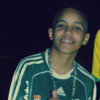 JulianeVieira_'s profile picture. Bee Happy (: